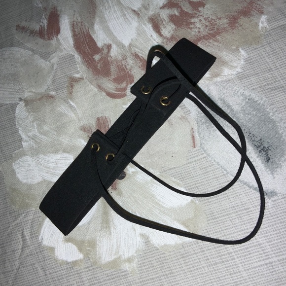 Front Lace Up Choker. - Picture 4 of 9